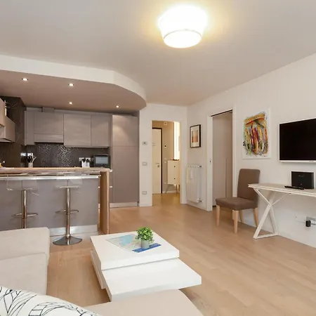 Elegante Rifugio Shakespeare Con Parcheggio A 아파트 트리에스테