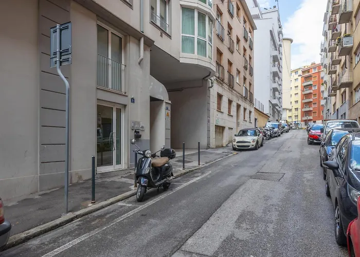 Elegante Rifugio Shakespeare Con Parcheggio A Lägenhet *